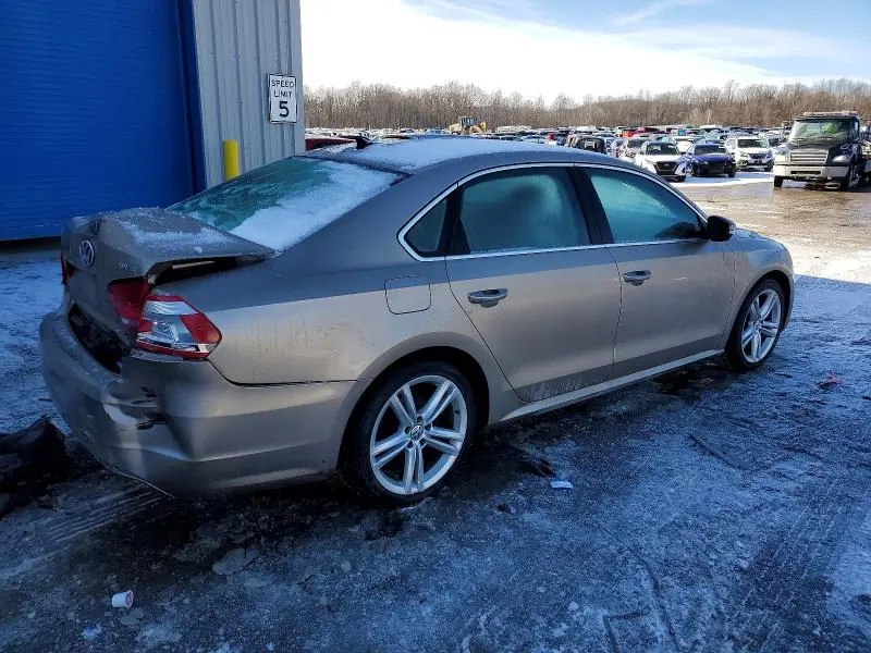 2015 VOLKSWAGEN PASSAT SE  