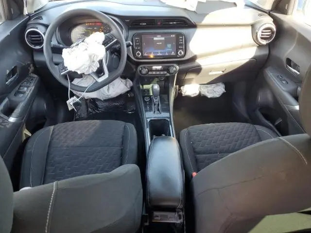 2021 NISSAN KICKS SV  