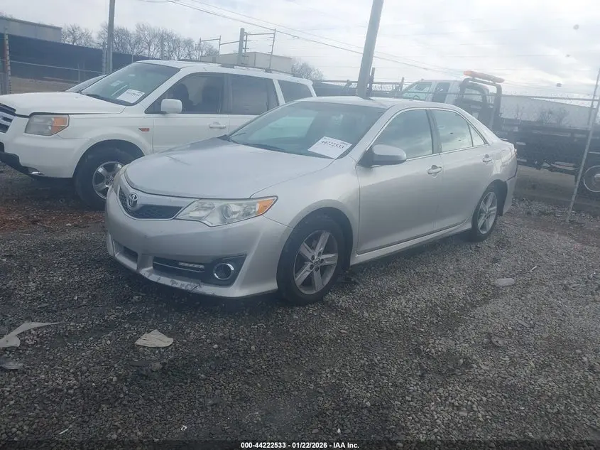 2013 TOYOTA CAMRY SE