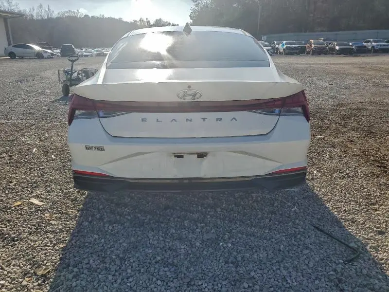 2021 HYUNDAI ELANTRA SEL  