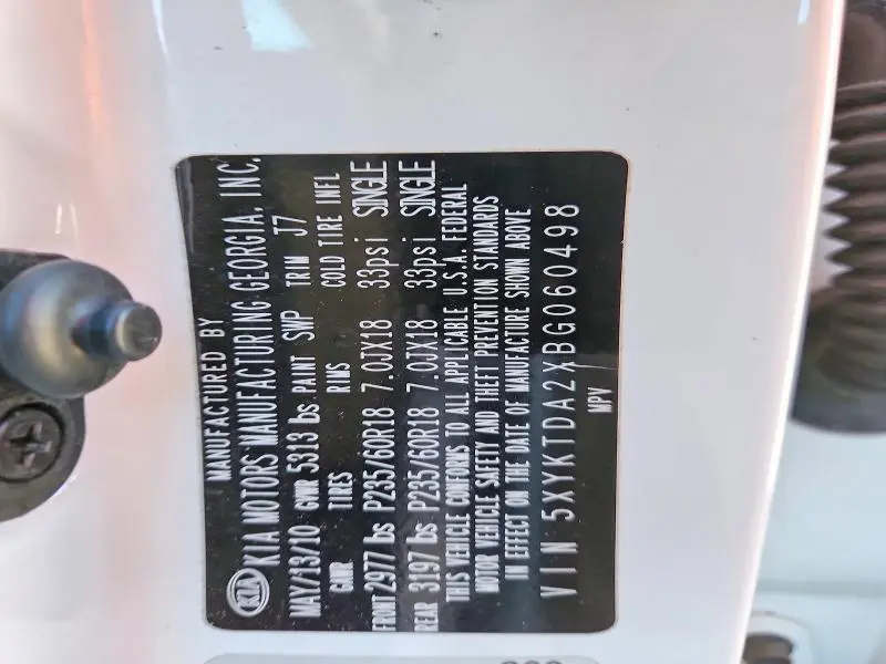 2011 KIA SORENTO BASE  