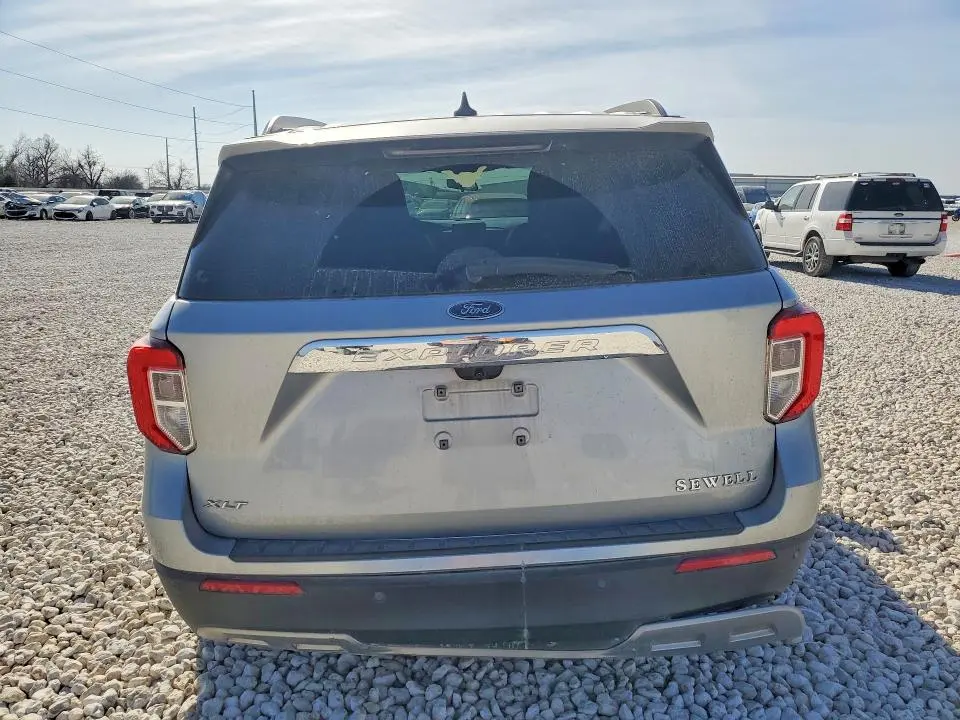 2022 FORD EXPLORER XLT  