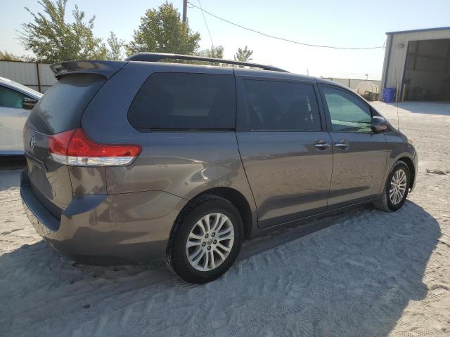 2014 TOYOTA SIENNA XLE