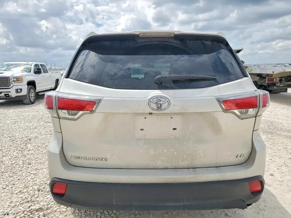2014 TOYOTA HIGHLANDER LE  
