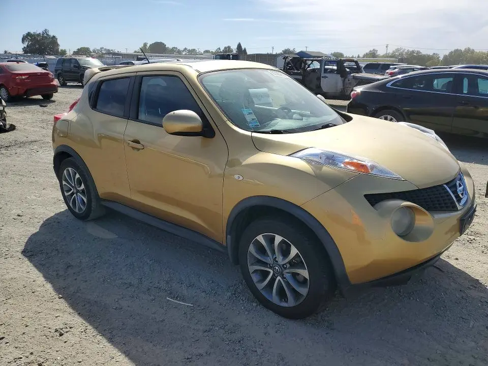 2013 NISSAN JUKE S  