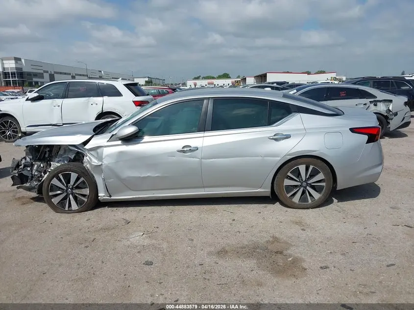 2021 NISSAN ALTIMA SV FWD