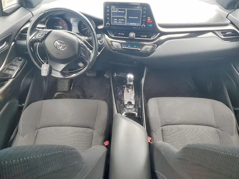 2019 TOYOTA C-HR LE  