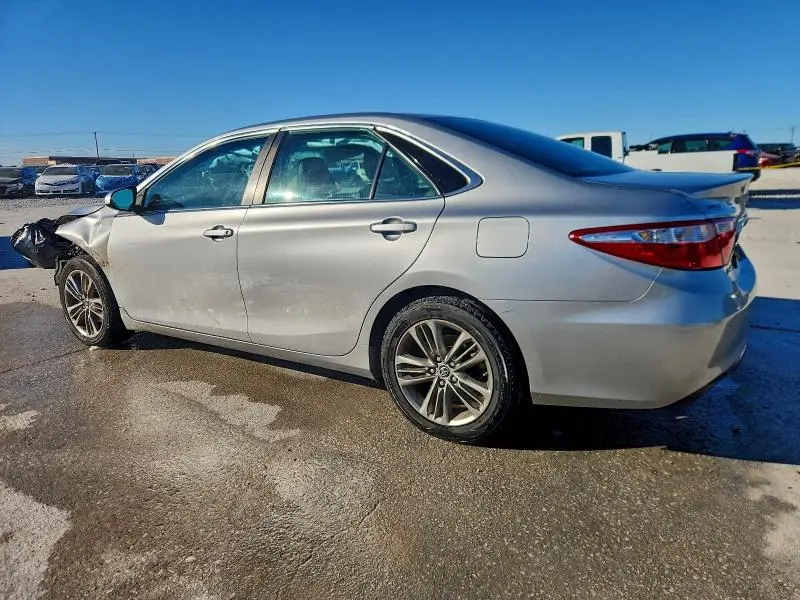 2015 TOYOTA CAMRY SE  