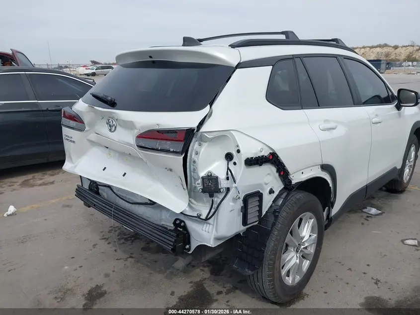 2026 TOYOTA COROLLA CROSS LE