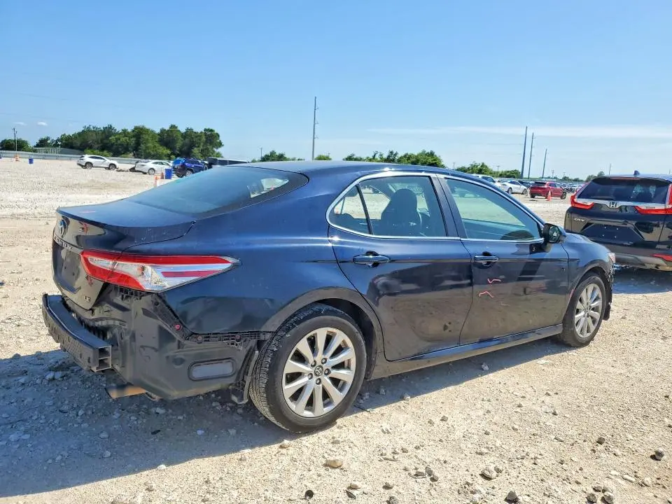 2018 TOYOTA CAMRY LE  