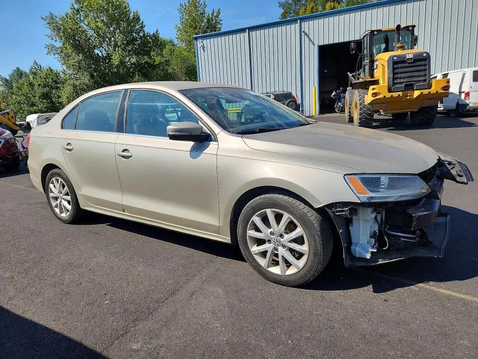 2013 VOLKSWAGEN JETTA SE  