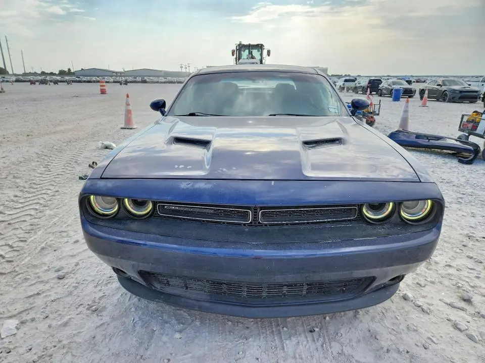 2015 DODGE CHALLENGER SXT  