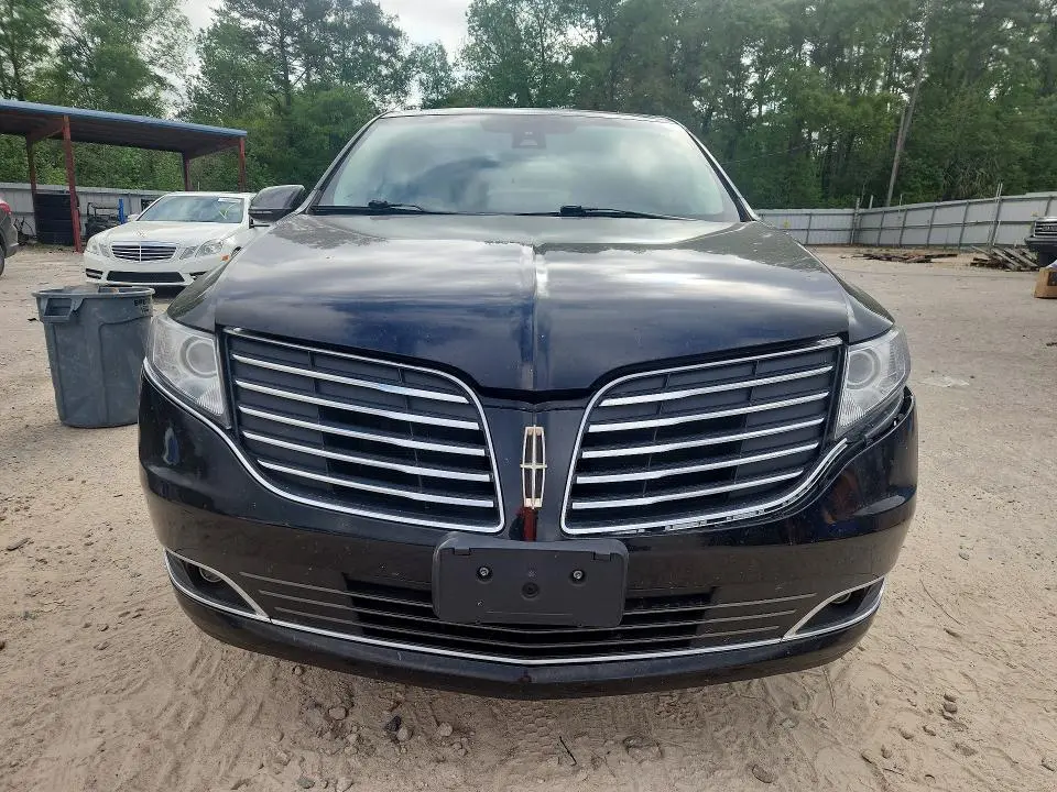 2019 LINCOLN MKT   