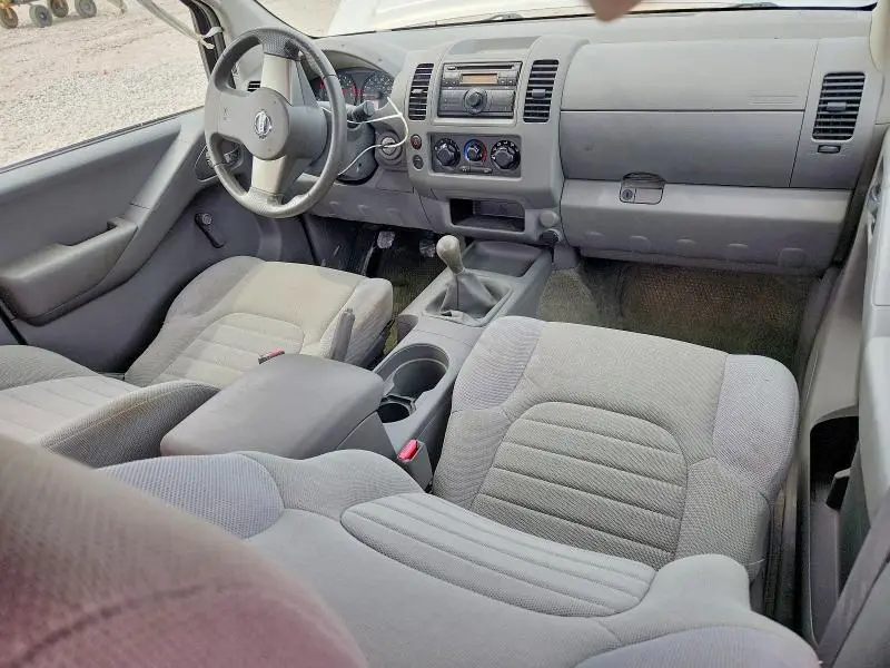 2010 NISSAN FRONTIER XE  