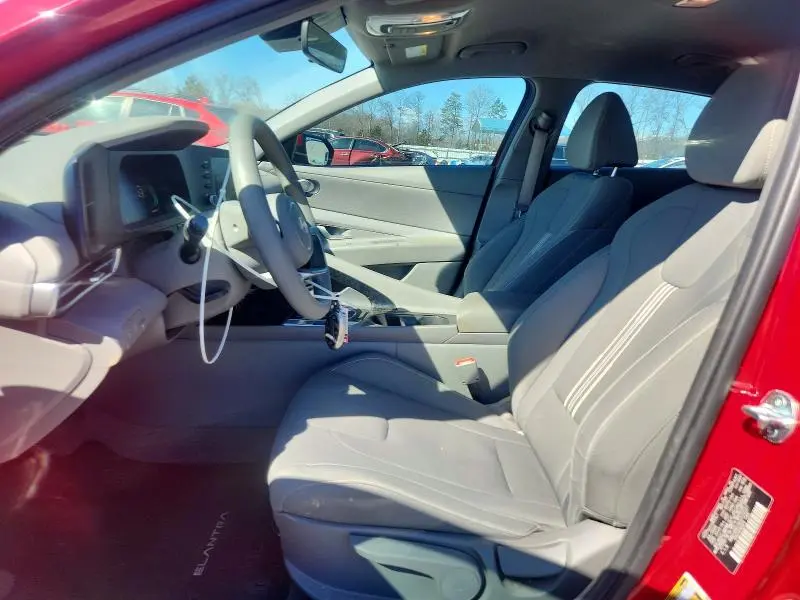 2025 HYUNDAI ELANTRA BLUE  