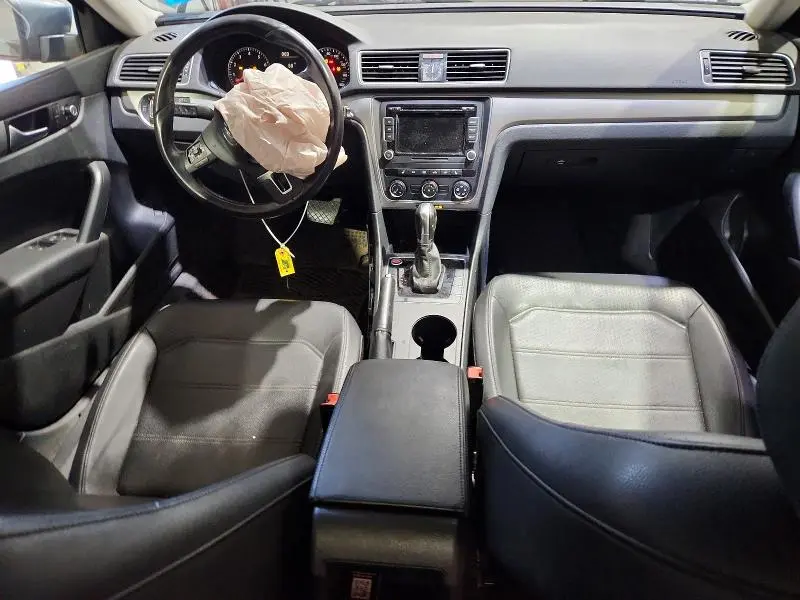 2015 VOLKSWAGEN PASSAT S  