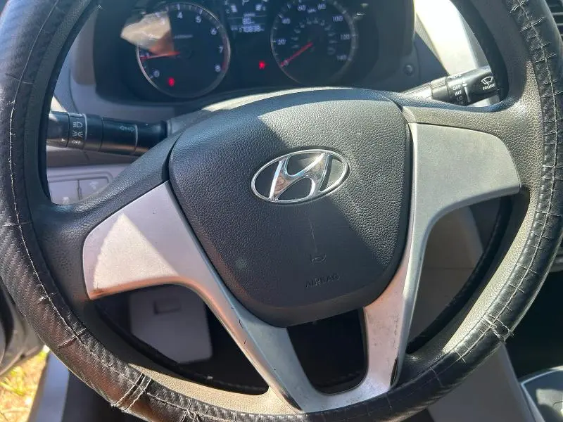 2012 HYUNDAI ACCENT GLS  