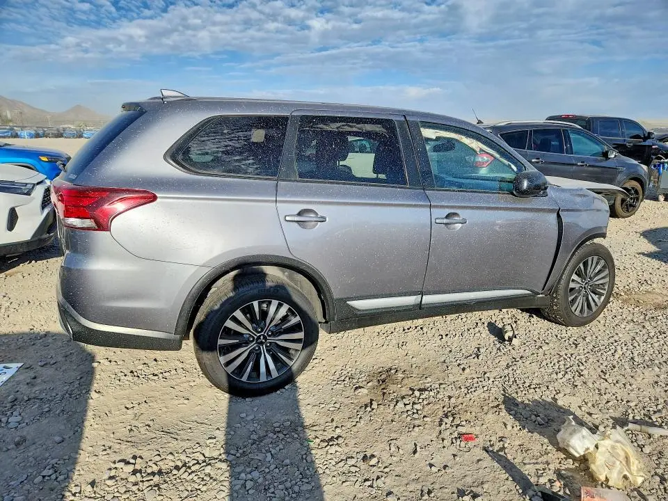 2020 MITSUBISHI OUTLANDER SE  