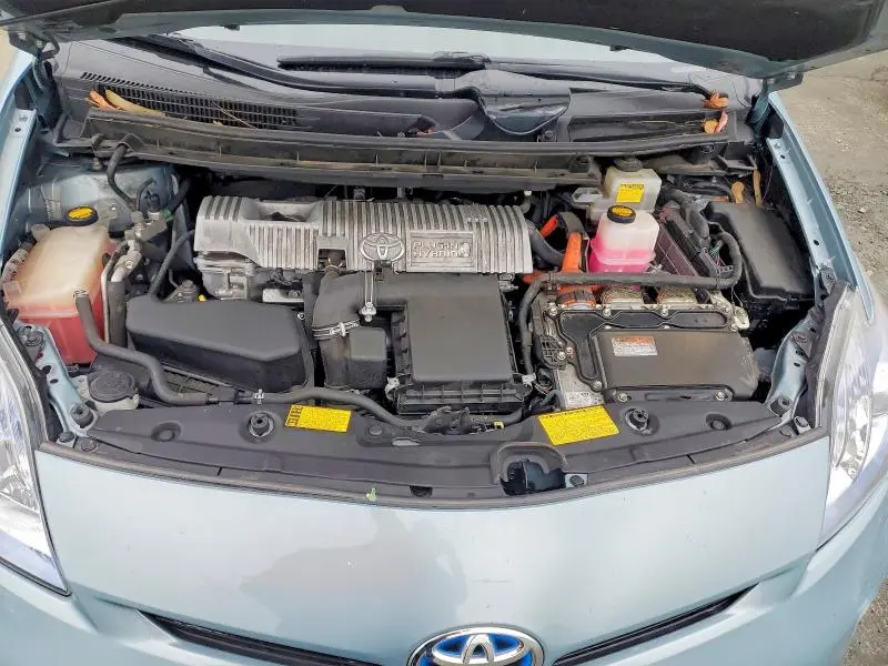 2013 TOYOTA PRIUS PLUG-IN   