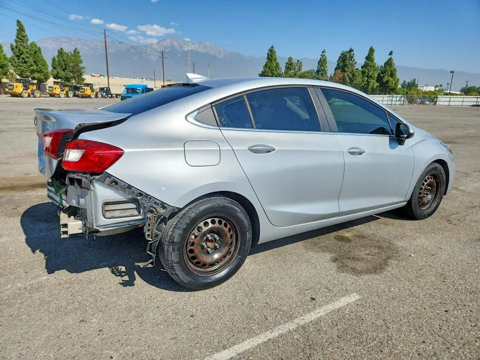 2018 CHEVROLET CRUZE LT  