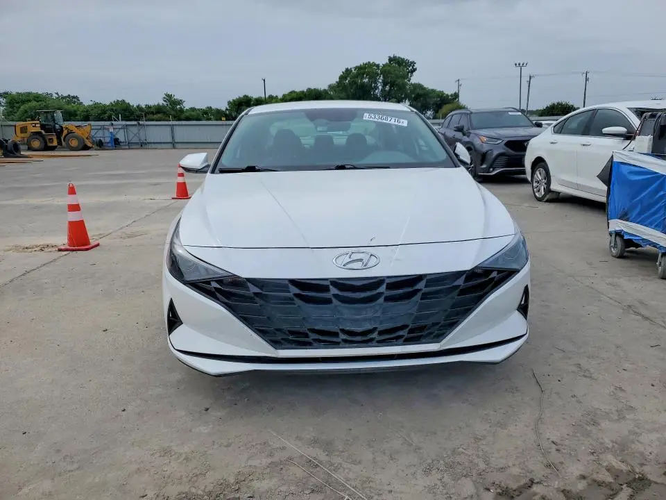 2023 HYUNDAI ELANTRA SE  