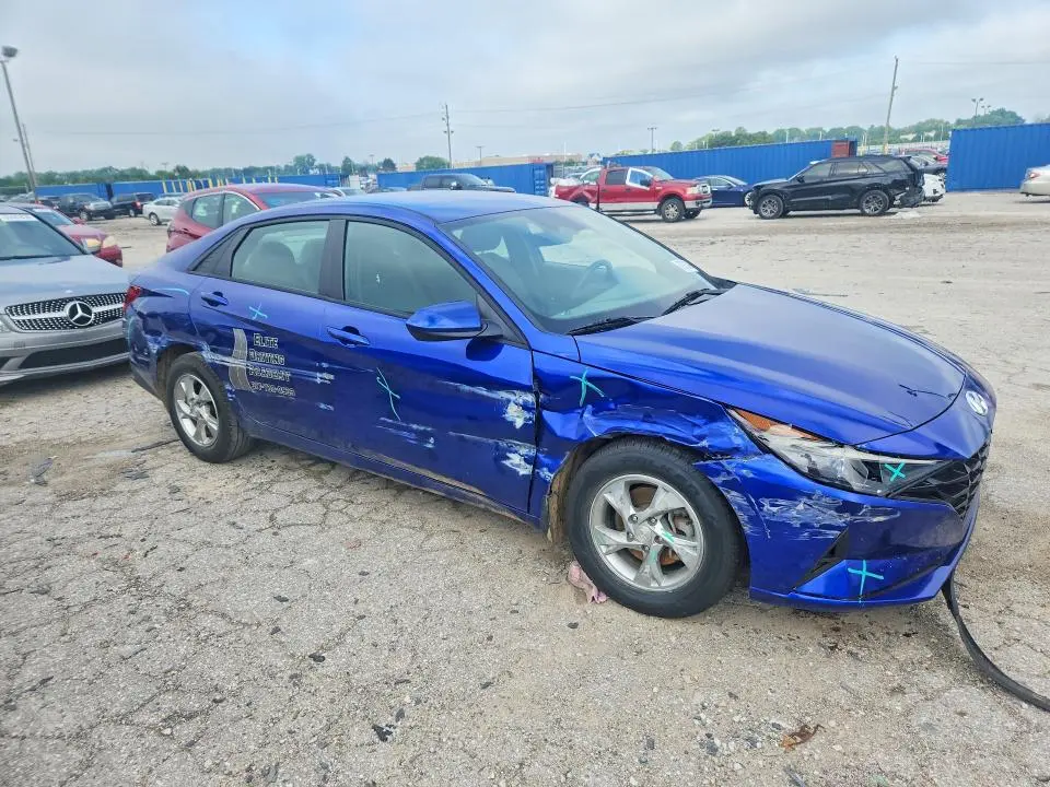 2023 HYUNDAI ELANTRA SE  