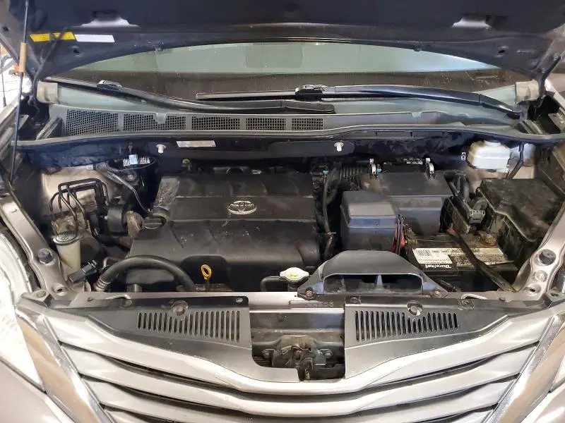 2011 TOYOTA SIENNA XLE 7-PASSENGER  