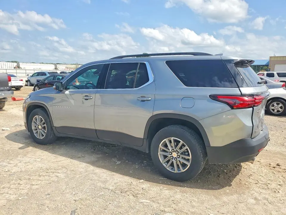2023 CHEVROLET TRAVERSE LT  