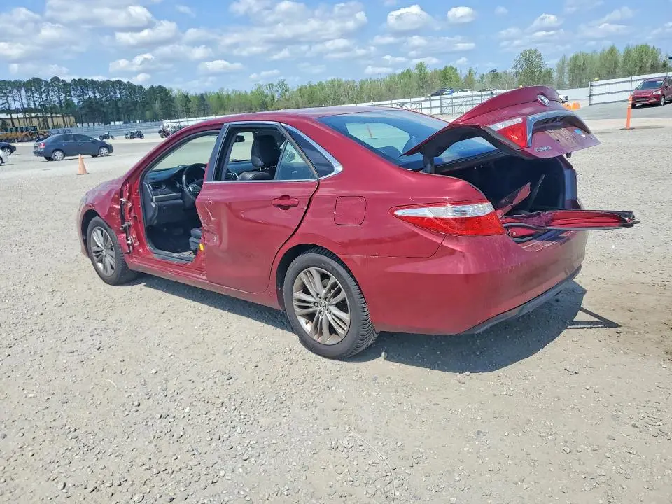 2016 TOYOTA CAMRY SE  