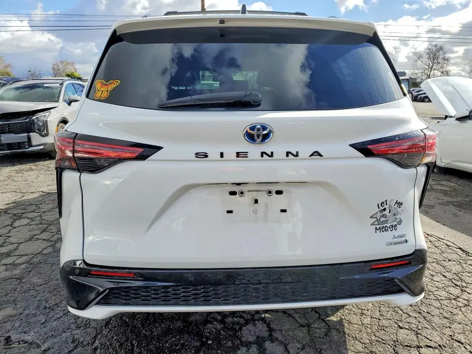 2021 TOYOTA SIENNA XSE 7-PASSENGER  
