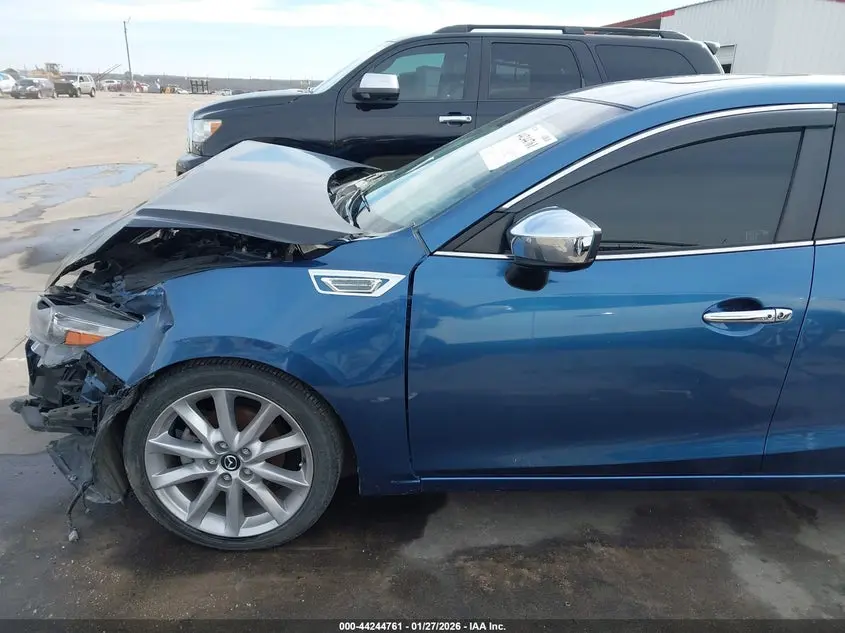 2017 MAZDA MAZDA3 TOURING