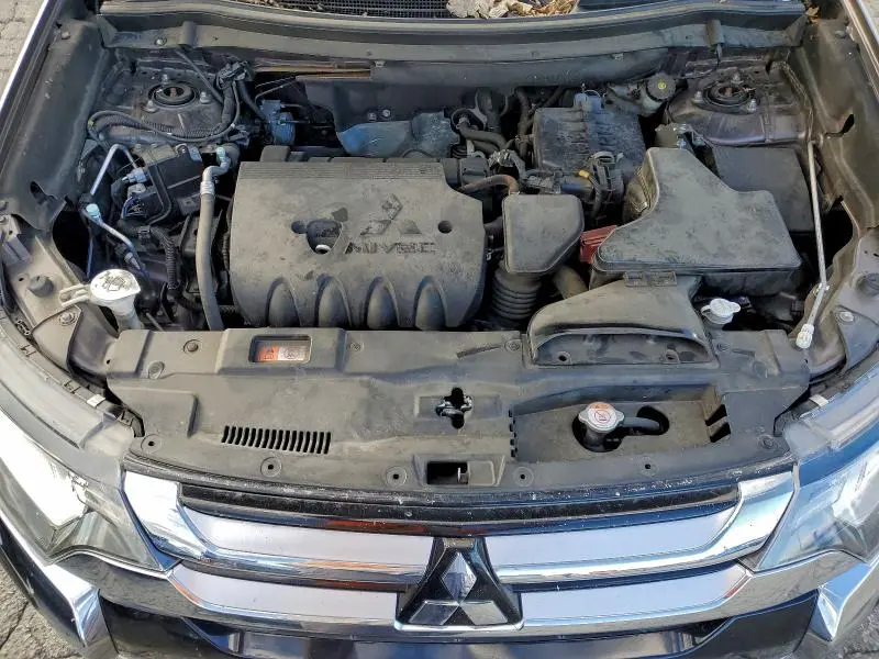 2016 MITSUBISHI OUTLANDER SE  