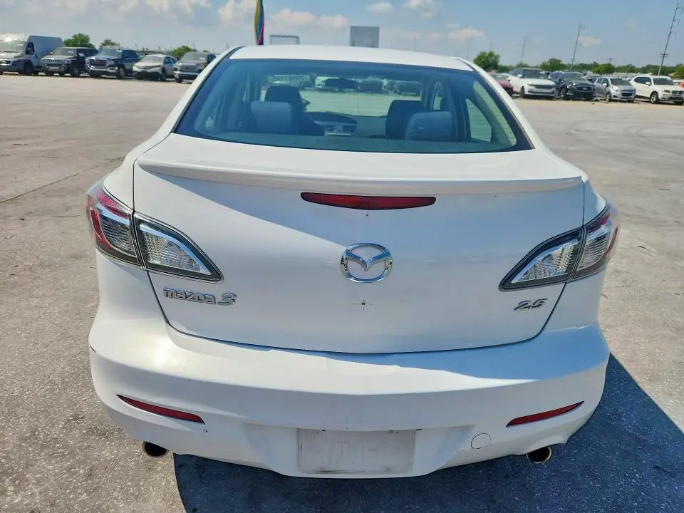 2011 MAZDA 3 S  