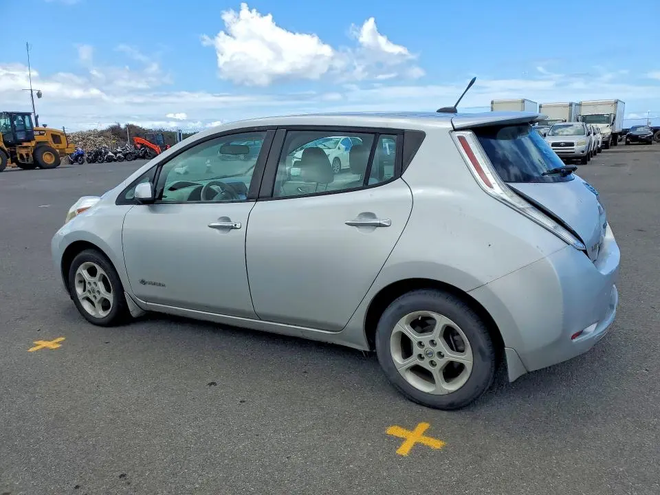 2014 NISSAN LEAF SV  
