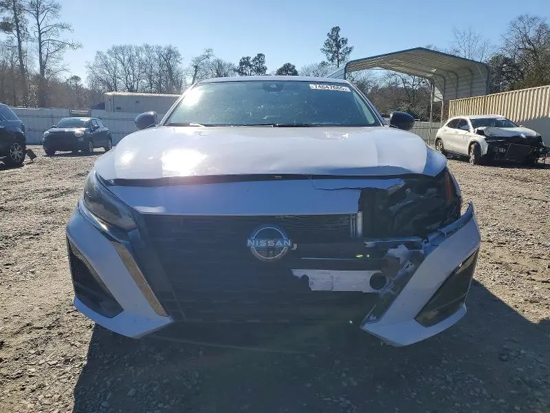 2024 NISSAN ALTIMA SR  