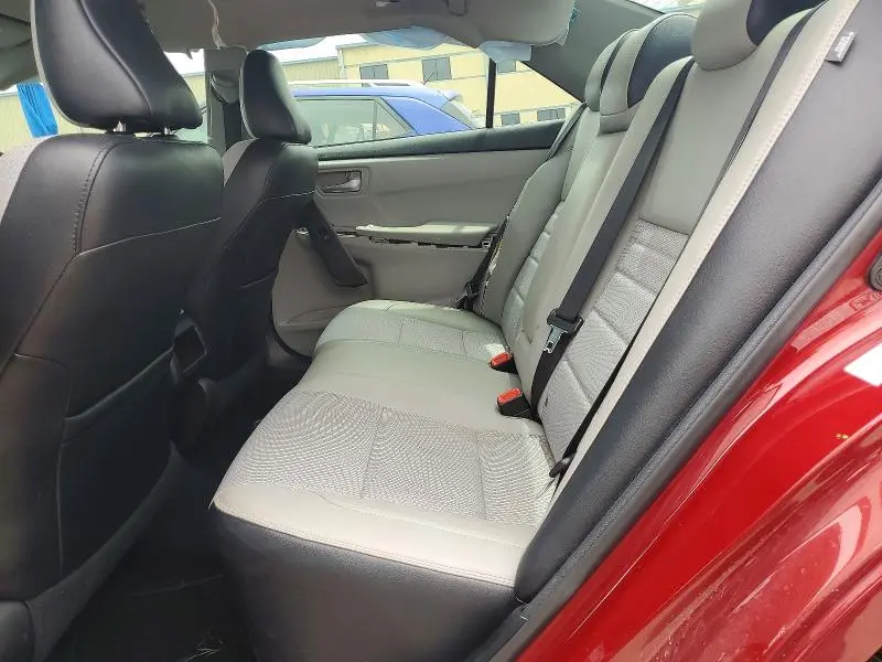 2017 TOYOTA CAMRY SE  