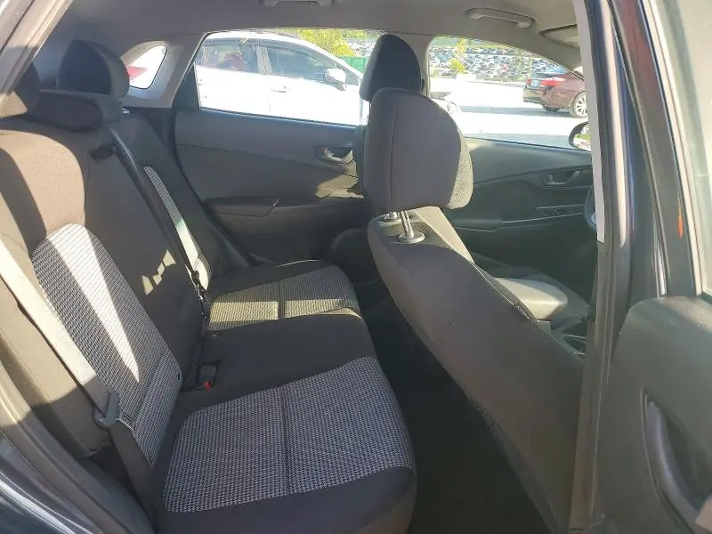 2018 HYUNDAI KONA SE  