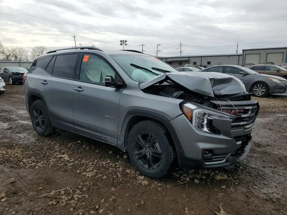 2024 GMC TERRAIN AT4  