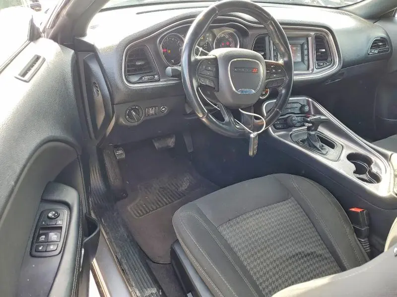 2016 DODGE CHALLENGER SXT  