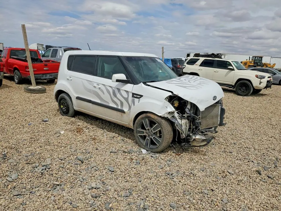 2011 KIA SOUL +  