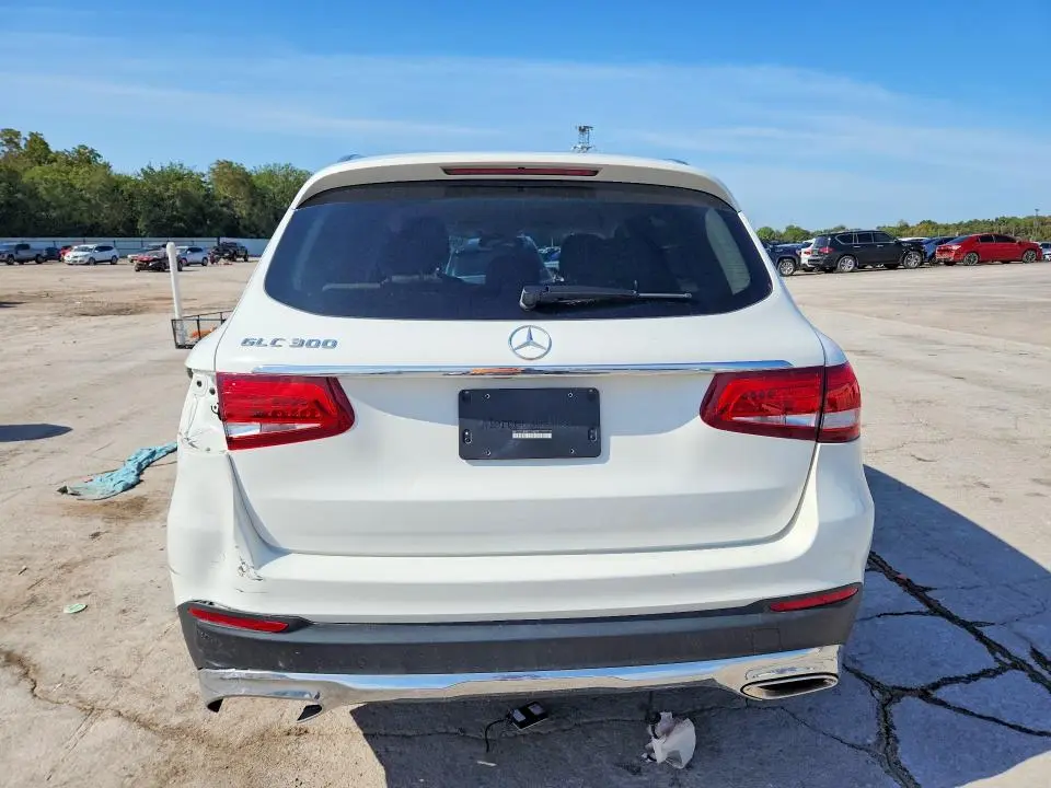 2019 MERCEDES-BENZ GLC 300  