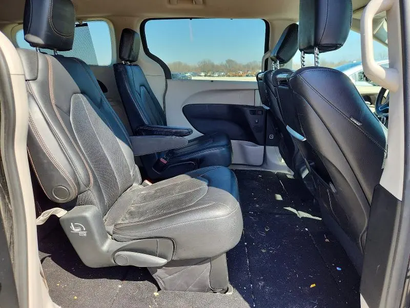 2018 CHRYSLER PACIFICA TOURING L PLUS  