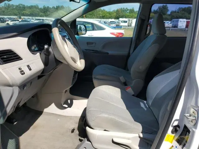 2012 TOYOTA SIENNA   
