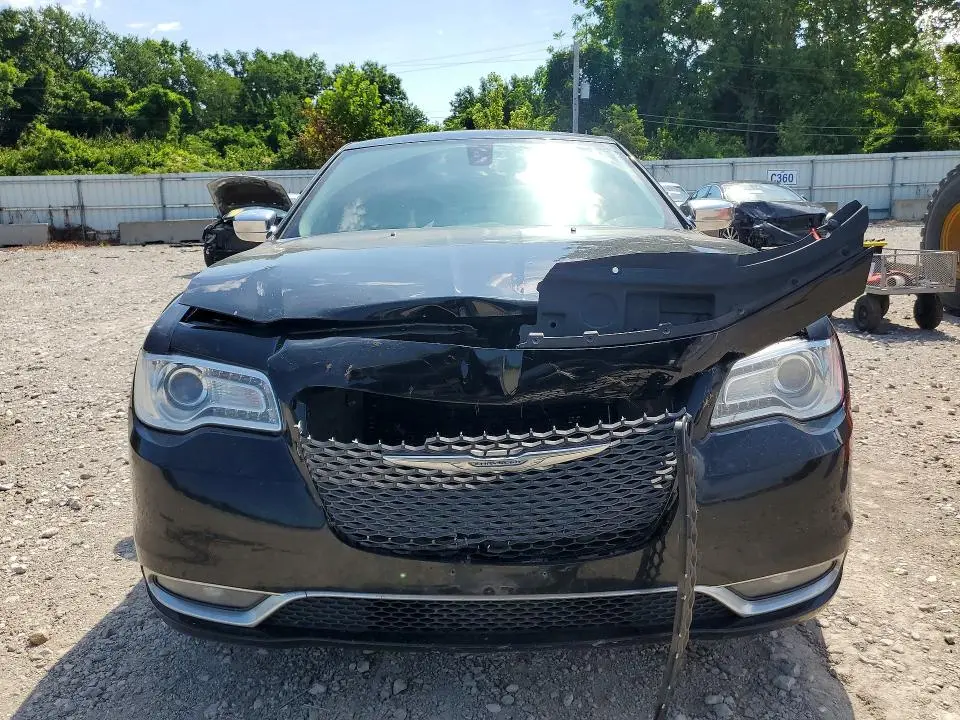 2016 CHRYSLER 300C   