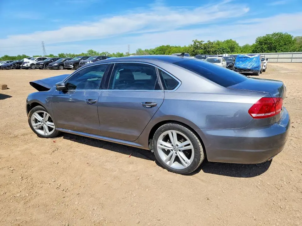 2015 VOLKSWAGEN PASSAT SE  
