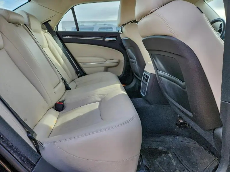 2015 CHRYSLER 300 LIMITED  