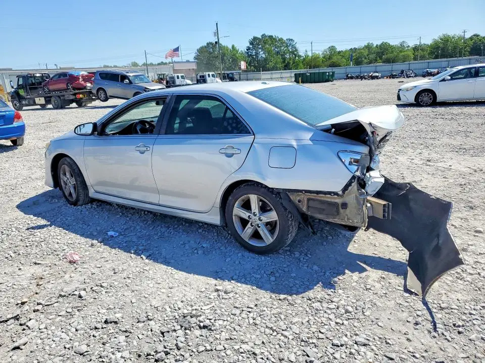 2014 TOYOTA CAMRY SE  