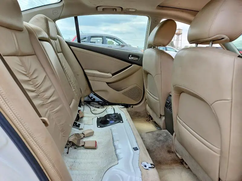 2010 NISSAN ALTIMA SR  