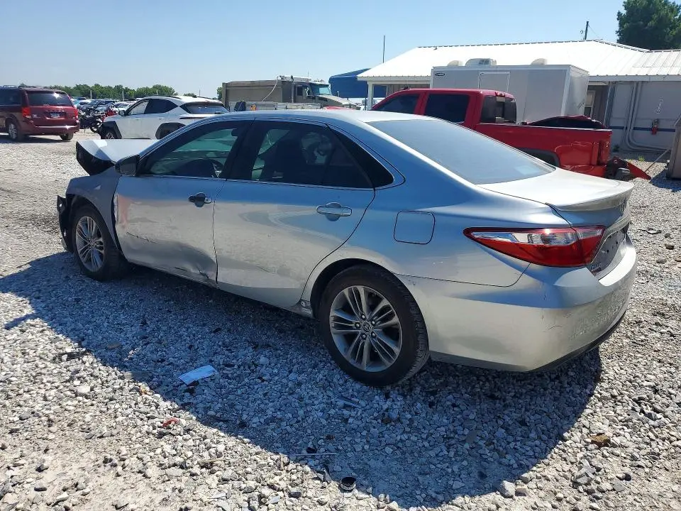 2016 TOYOTA CAMRY SE  