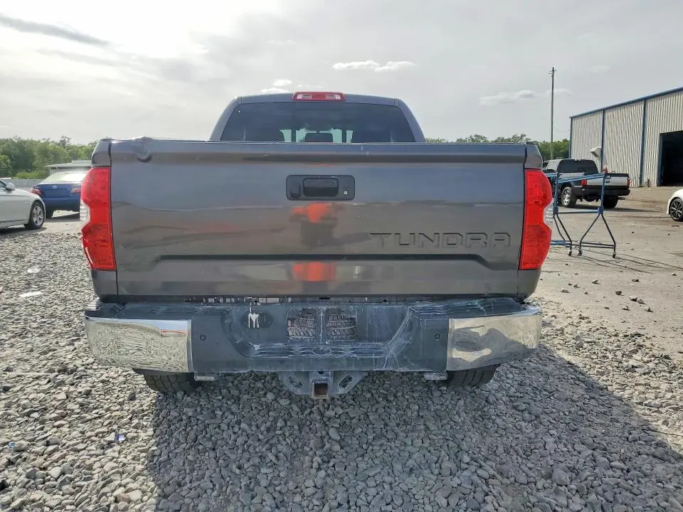 2017 TOYOTA TUNDRA SR5  